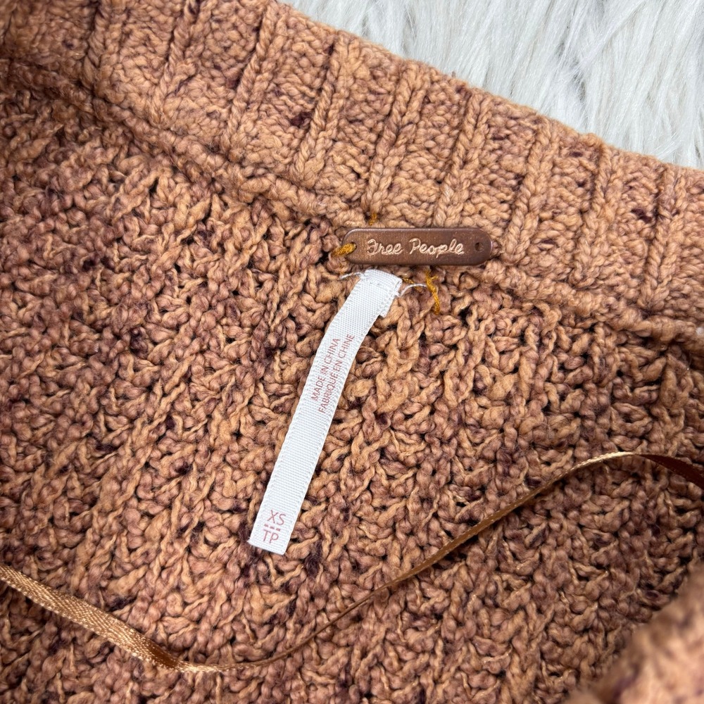 Free People Women's XS Brown On Your Side Cable Knit Crop Sweater Cabincore Boho - Picture 3 of 7